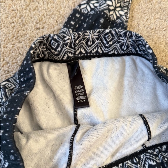 SKIMS holiday Pajama Set - Picture 4 of 4